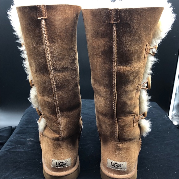 UGG Bailey 3 Button Boot - Picture 13 of 14
